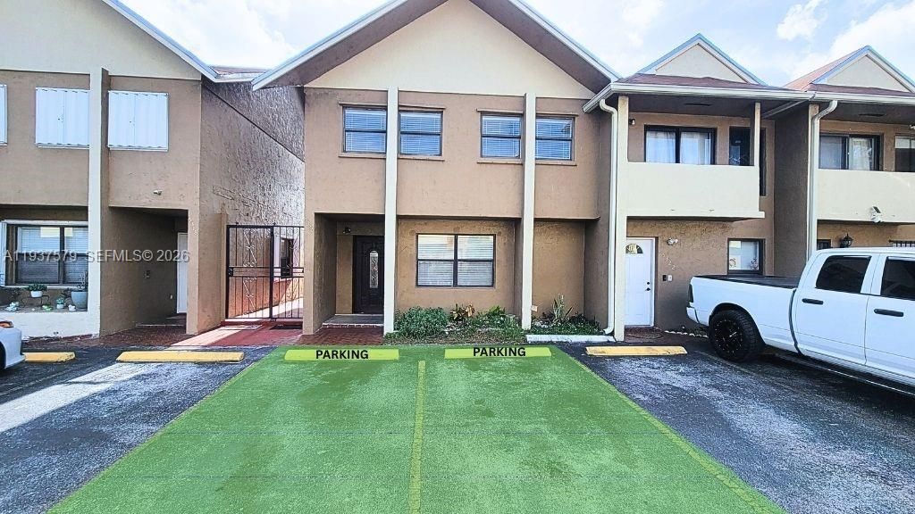 出租: $2,990 (3 贝兹, 2 浴室, 1317 平方英尺)