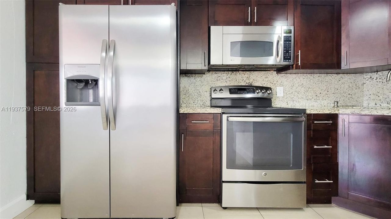 出租: $2,990 (3 贝兹, 2 浴室, 1317 平方英尺)