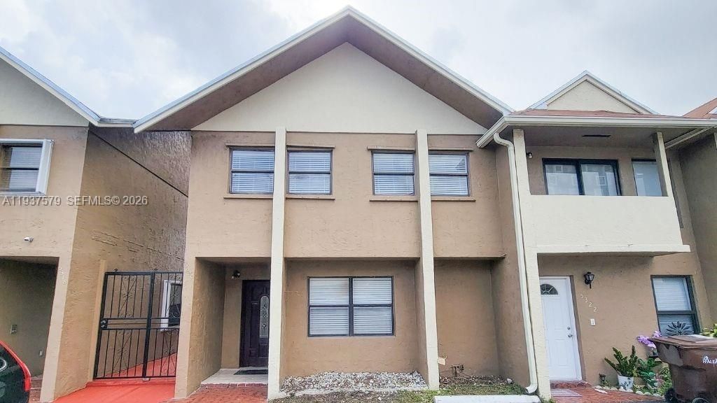 出租: $2,990 (3 贝兹, 2 浴室, 1317 平方英尺)