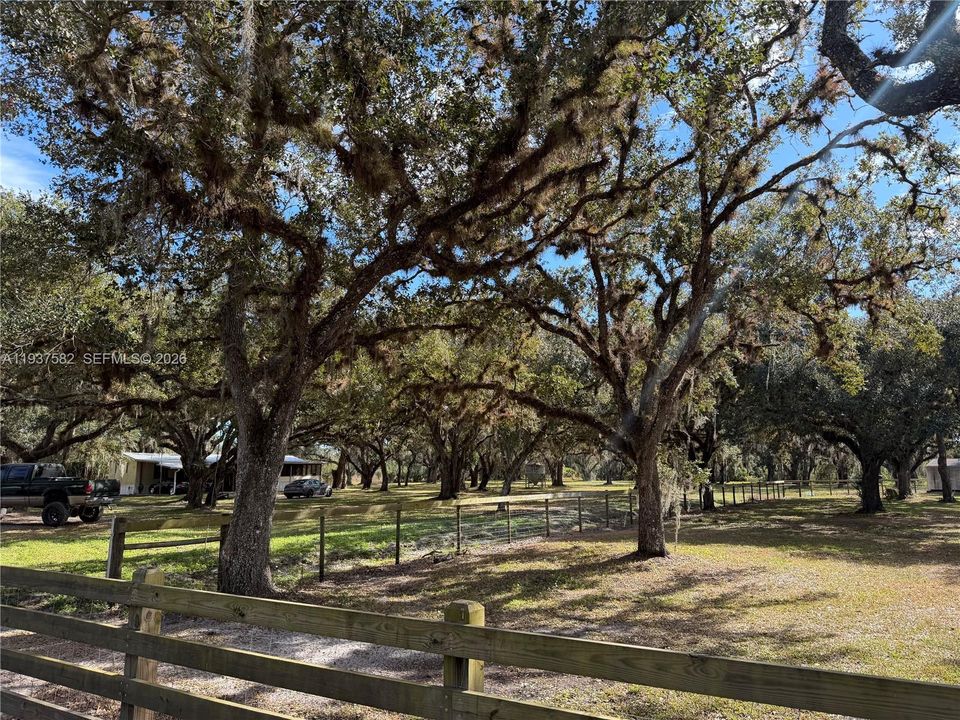 待售: $200,000 (2 贝兹, 2 浴室, 924 平方英尺)