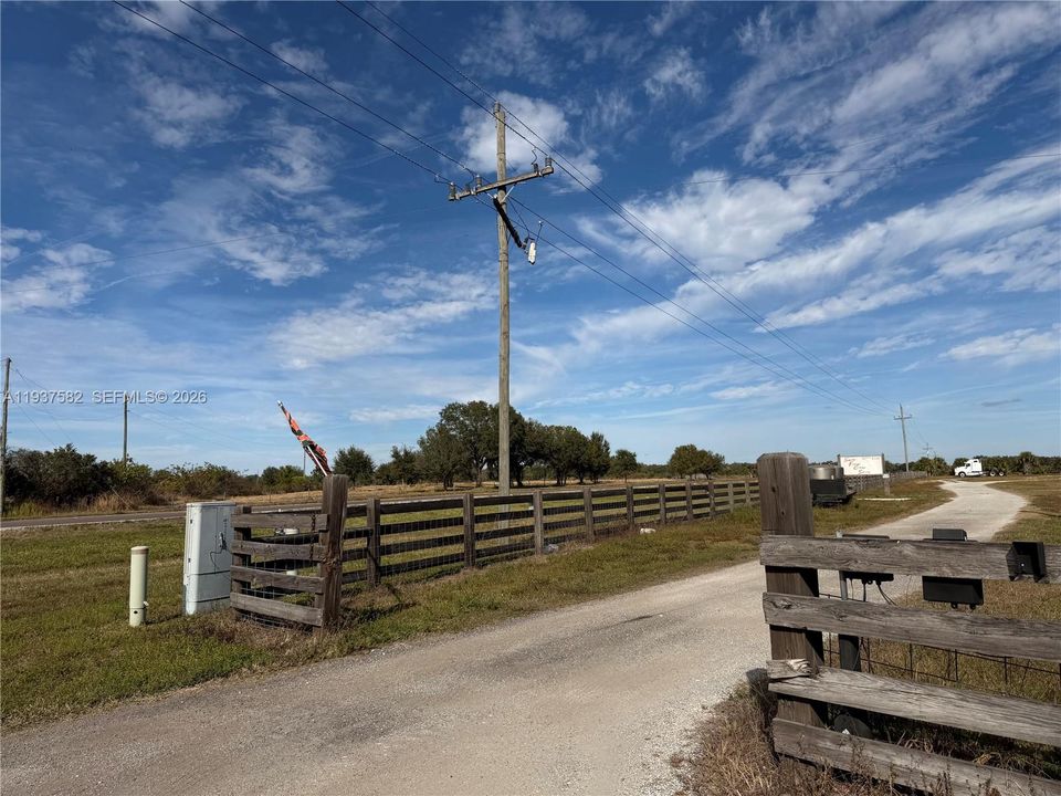 待售: $200,000 (2 贝兹, 2 浴室, 924 平方英尺)