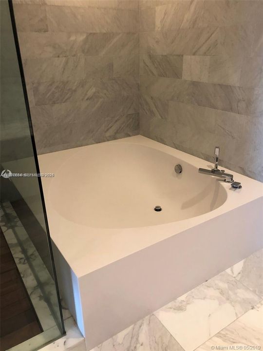 For Rent: $17,500 (2 beds, 2 baths, 1704 Square Feet)