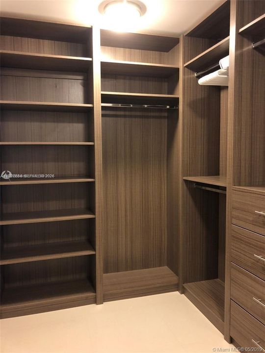 For Rent: $17,500 (2 beds, 2 baths, 1704 Square Feet)