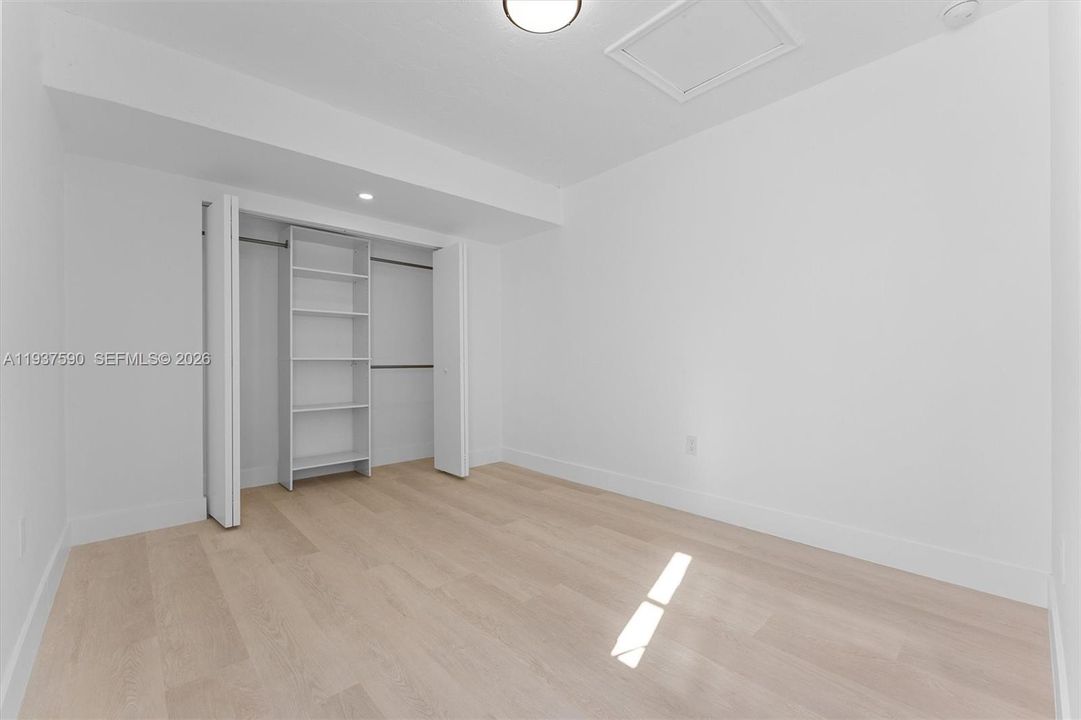 For Rent: $1,850 (1 beds, 1 baths, 700 Square Feet)