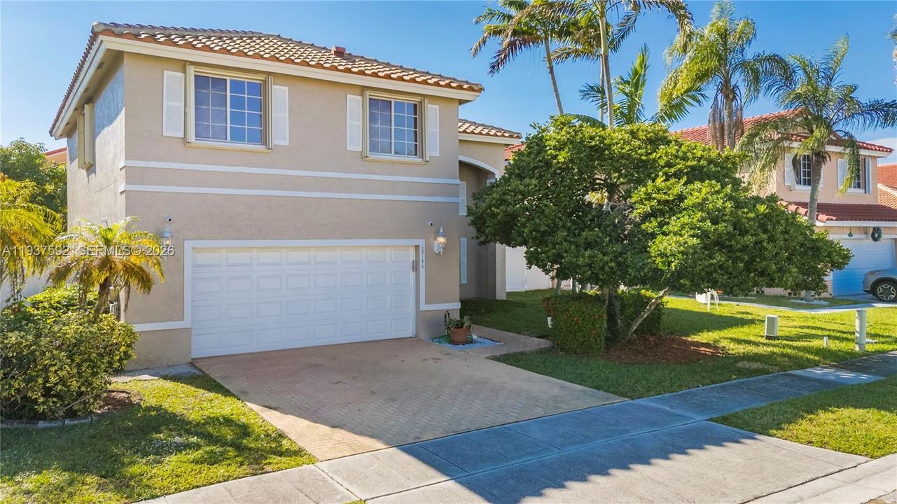 出租: $4,500 (4 贝兹, 2 浴室, 2530 平方英尺)