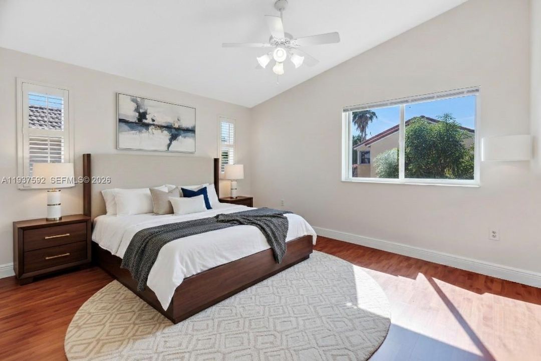 出租: $4,500 (4 贝兹, 2 浴室, 2530 平方英尺)