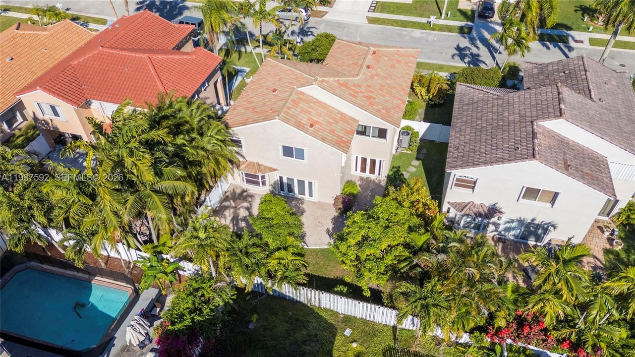 出租: $4,500 (4 贝兹, 2 浴室, 2530 平方英尺)