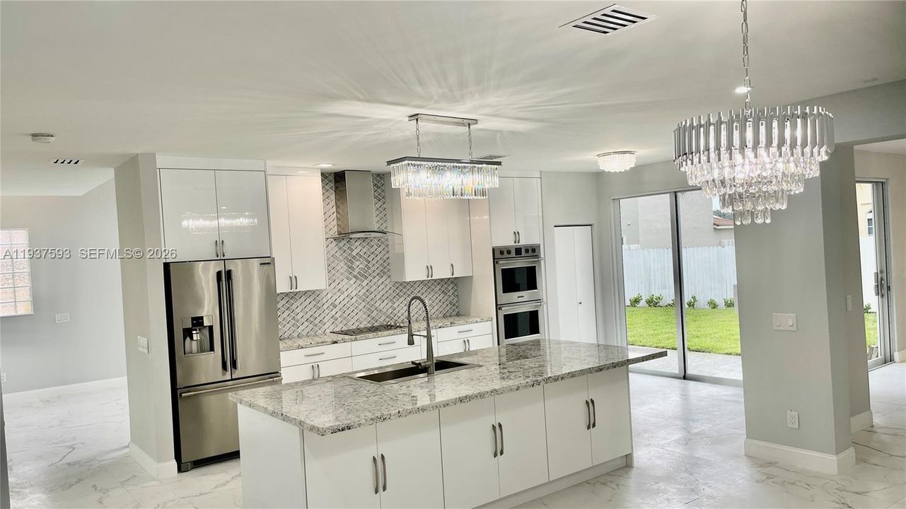 En Venta: $950,000 (5 camas, 3 baños, 2814 Pies cuadrados)