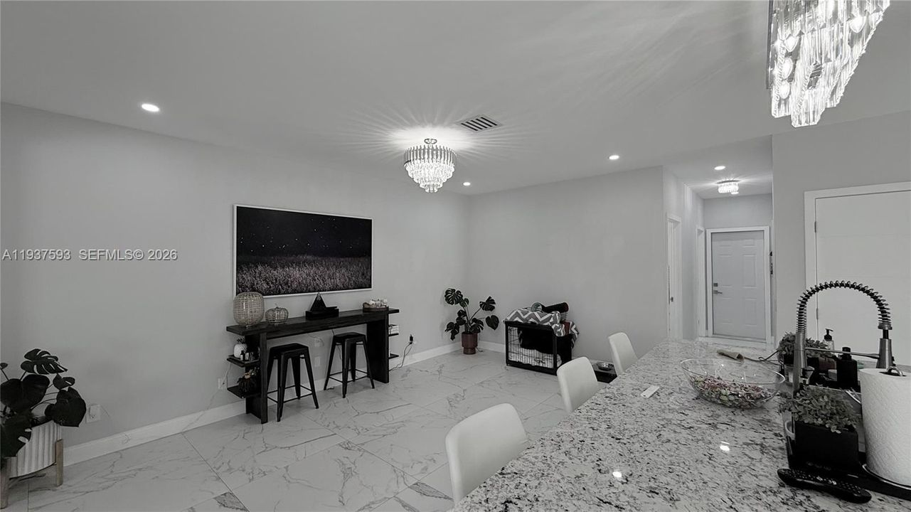 En Venta: $950,000 (5 camas, 3 baños, 2814 Pies cuadrados)