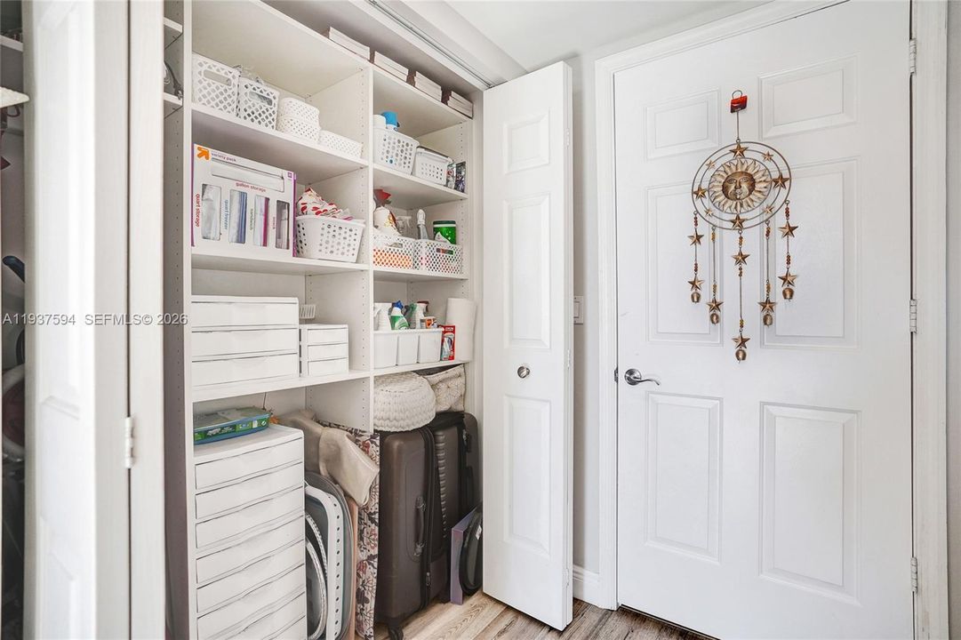 En Venta: $459,000 (2 camas, 2 baños, 1130 Pies cuadrados)