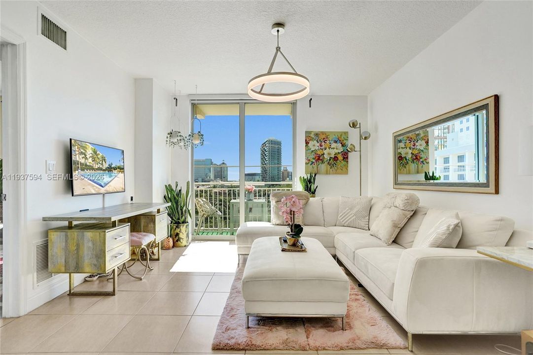 En Venta: $459,000 (2 camas, 2 baños, 1130 Pies cuadrados)