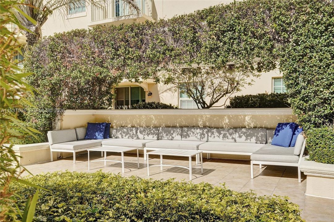 En Venta: $459,000 (2 camas, 2 baños, 1130 Pies cuadrados)