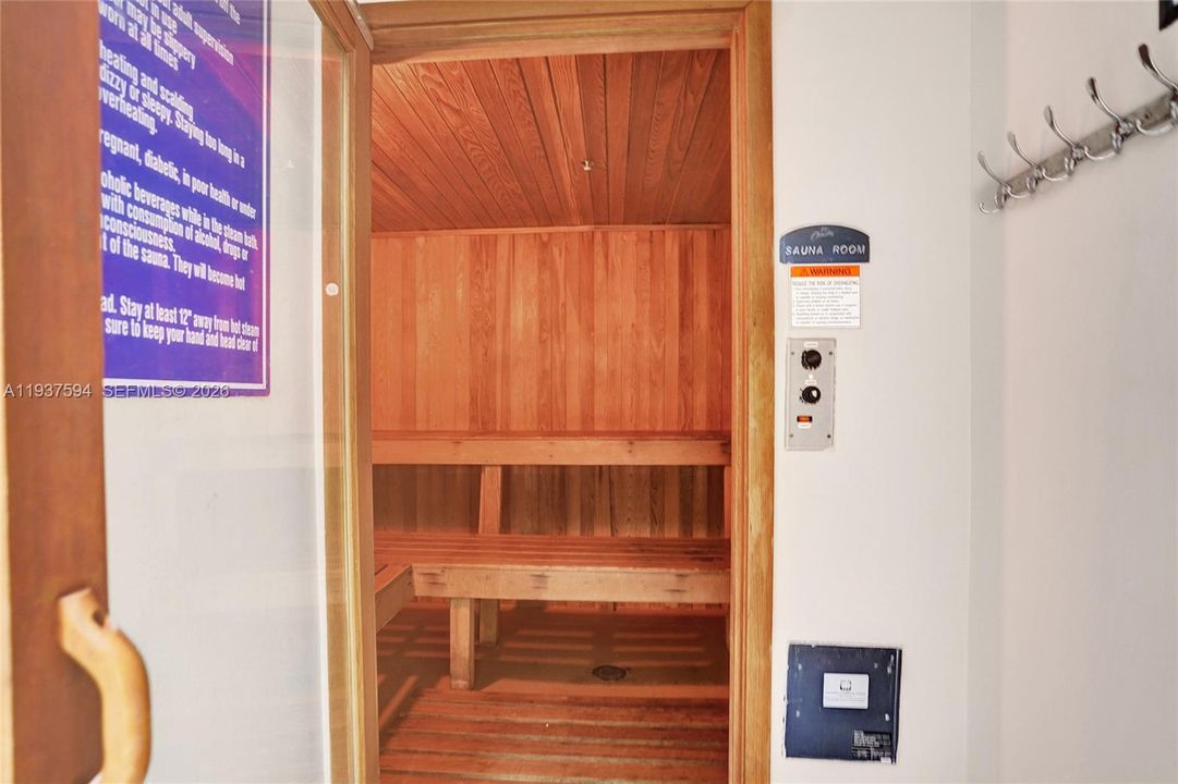 En Venta: $459,000 (2 camas, 2 baños, 1130 Pies cuadrados)