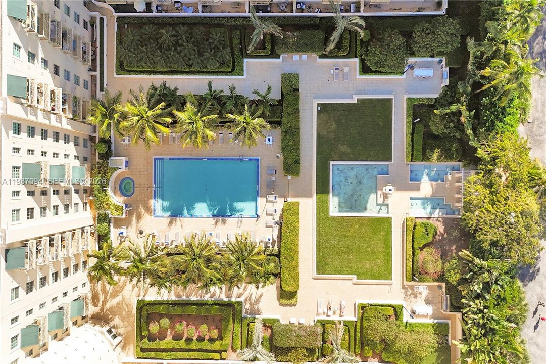 En Venta: $459,000 (2 camas, 2 baños, 1130 Pies cuadrados)