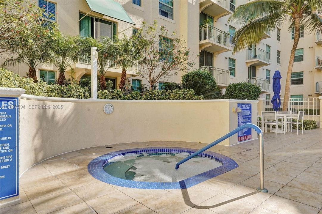 En Venta: $459,000 (2 camas, 2 baños, 1130 Pies cuadrados)