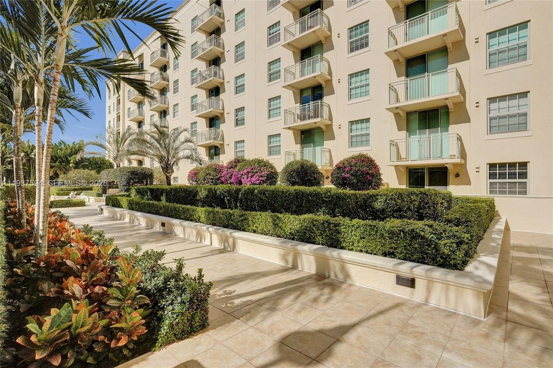 En Venta: $459,000 (2 camas, 2 baños, 1130 Pies cuadrados)