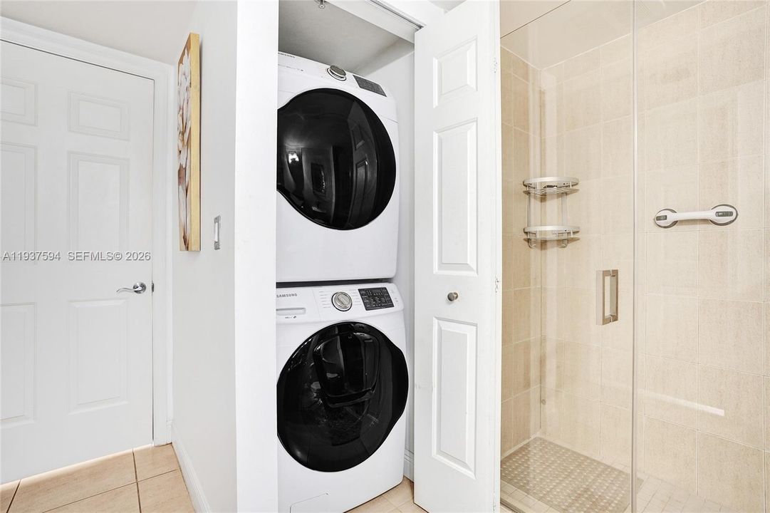 En Venta: $459,000 (2 camas, 2 baños, 1130 Pies cuadrados)