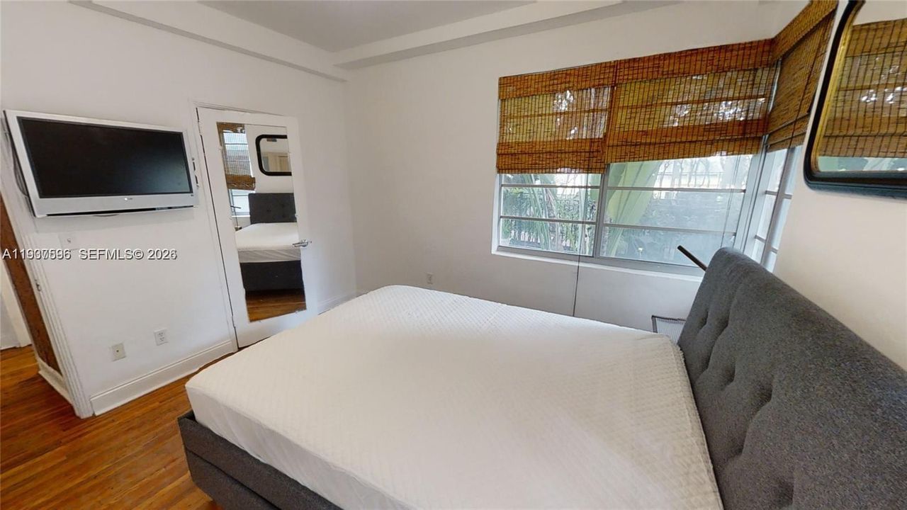 出租: $2,300 (1 贝兹, 1 浴室, 704 平方英尺)