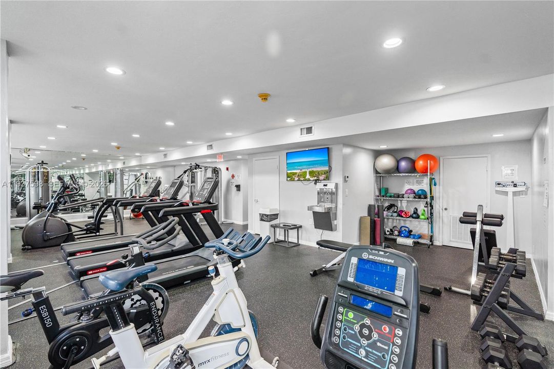 出租: $2,500 (1 贝兹, 1 浴室, 787 平方英尺)