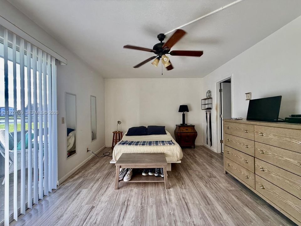 В аренду: $1,300 (1 спален, 1 ванн, 720 Квадратных фут)