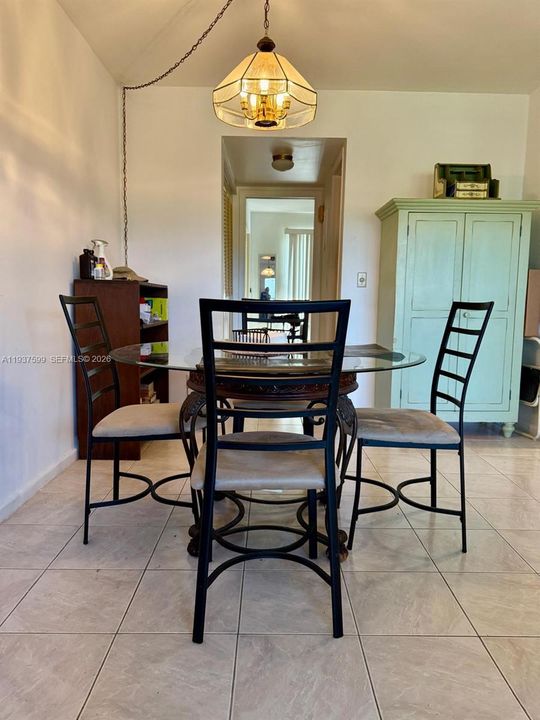 В аренду: $1,300 (1 спален, 1 ванн, 720 Квадратных фут)