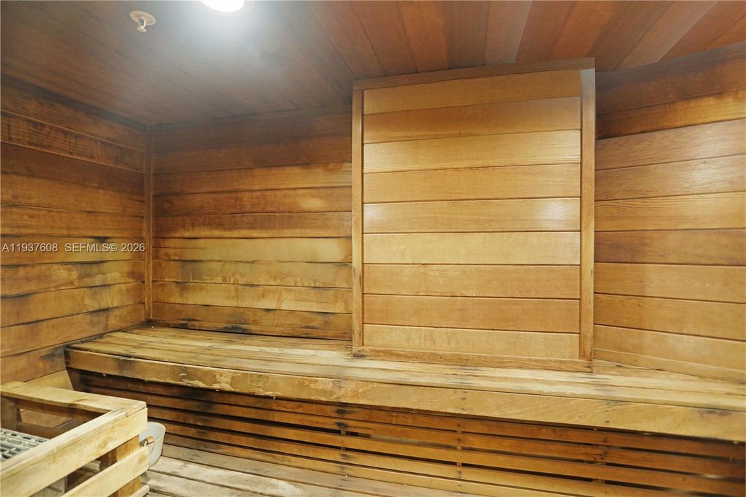 For Sale: $1,995,000 (3 beds, 3 baths, 2090 Square Feet)