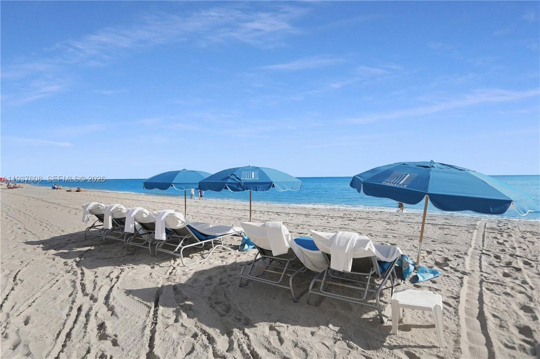 For Sale: $1,995,000 (3 beds, 3 baths, 2090 Square Feet)