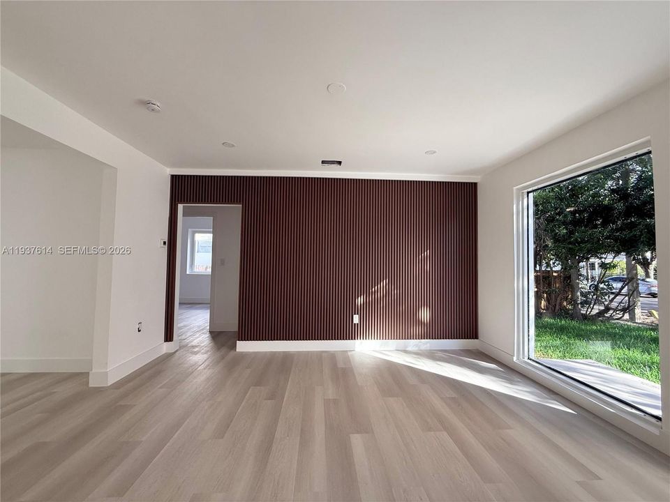 出租: $4,100 (3 贝兹, 2 浴室, 1268 平方英尺)