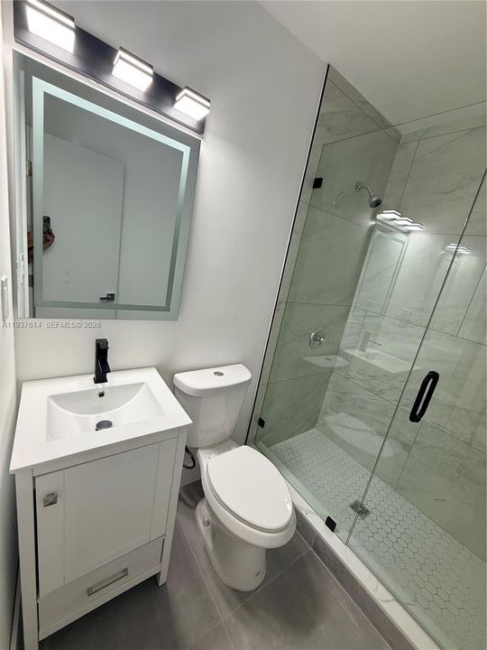 出租: $4,100 (3 贝兹, 2 浴室, 1268 平方英尺)