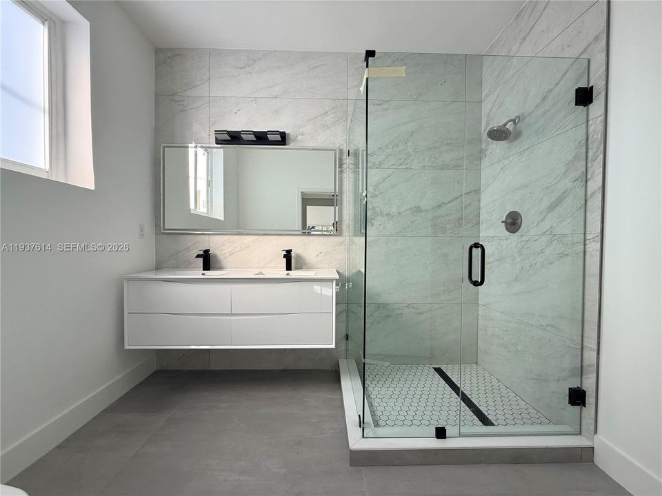 出租: $4,100 (3 贝兹, 2 浴室, 1268 平方英尺)