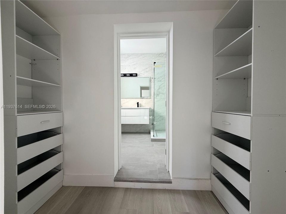 出租: $4,100 (3 贝兹, 2 浴室, 1268 平方英尺)