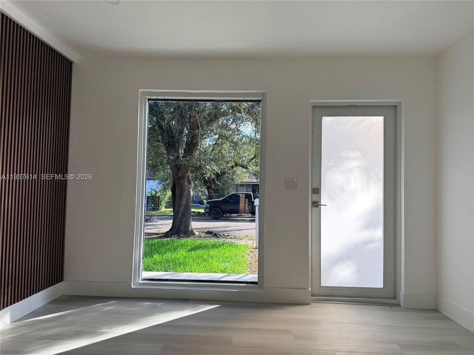 出租: $4,100 (3 贝兹, 2 浴室, 1268 平方英尺)