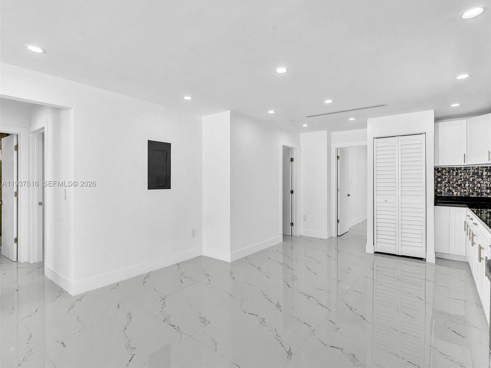 出租: $3,500 (3 贝兹, 2 浴室, 1554 平方英尺)