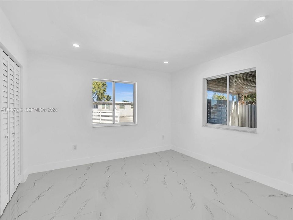 出租: $3,500 (3 贝兹, 2 浴室, 1554 平方英尺)