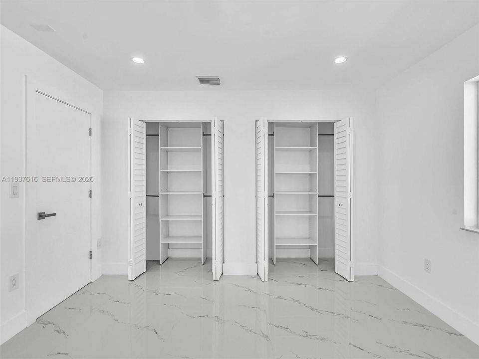 出租: $3,500 (3 贝兹, 2 浴室, 1554 平方英尺)