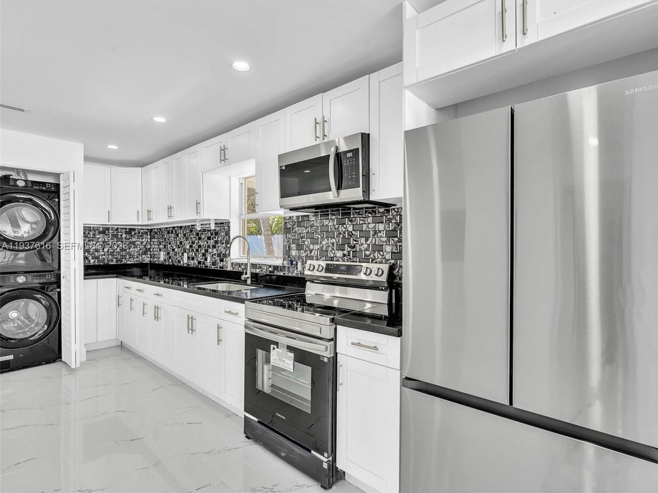 出租: $3,500 (3 贝兹, 2 浴室, 1554 平方英尺)