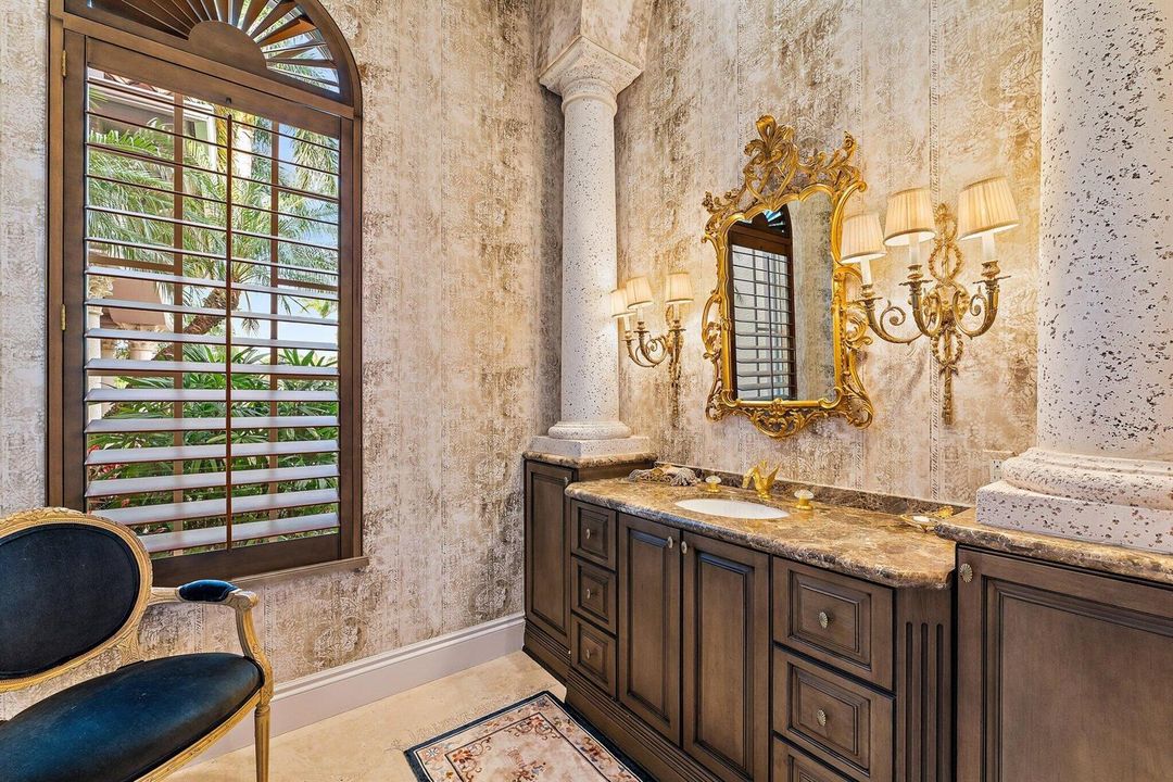 powder room