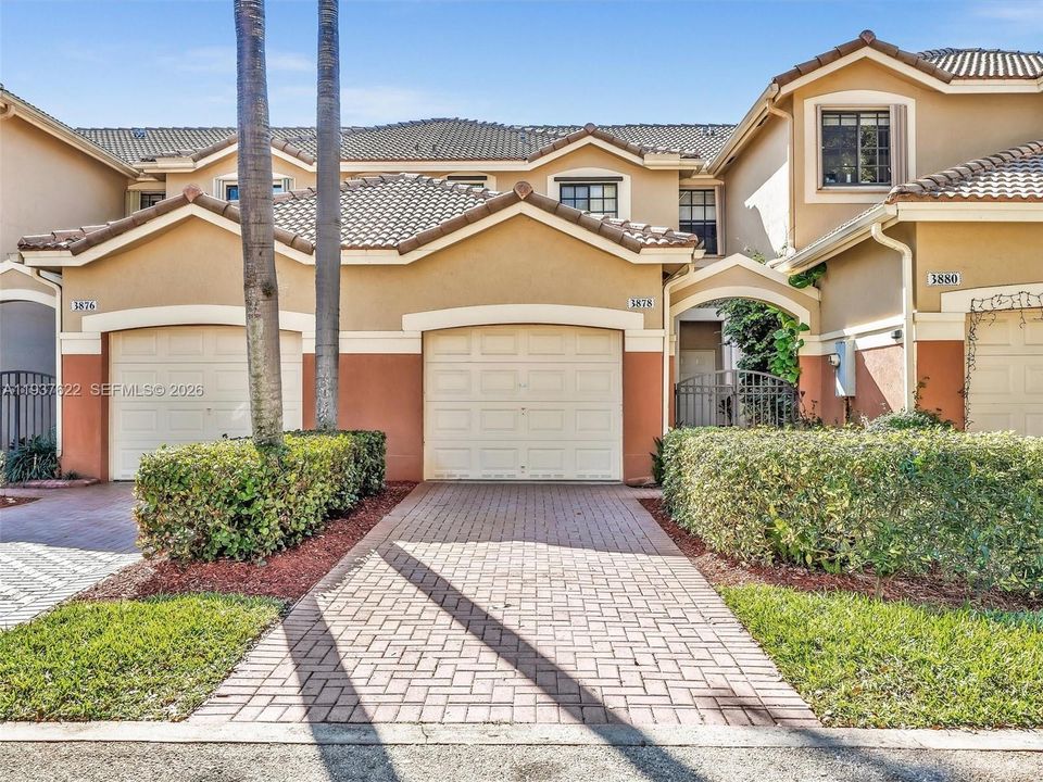 For Rent: $3,150 (2 beds, 2 baths, 1155 Square Feet)