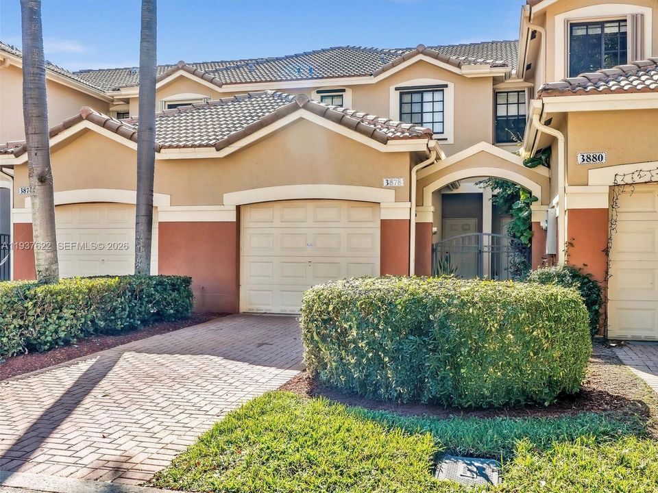 For Rent: $3,150 (2 beds, 2 baths, 1155 Square Feet)