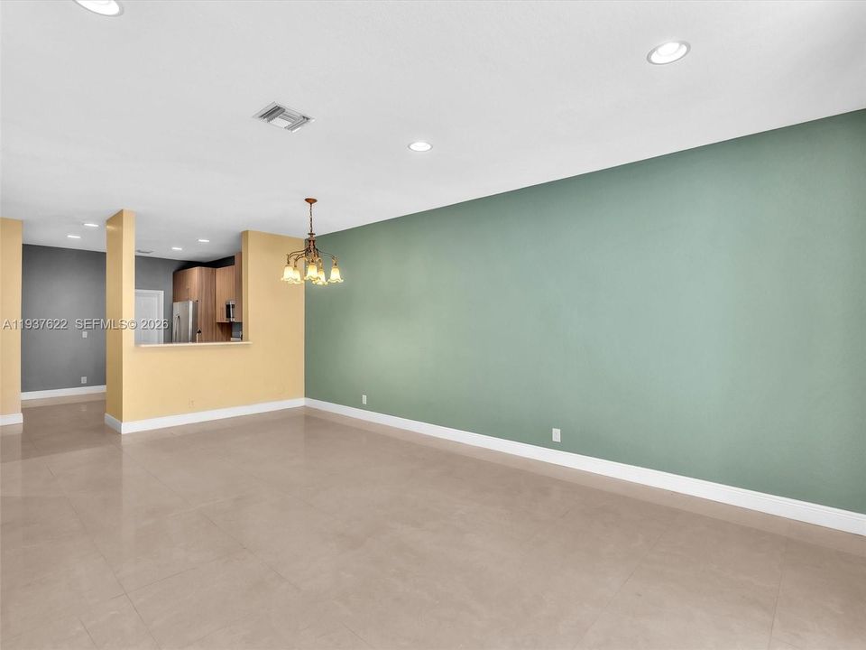 For Rent: $3,150 (2 beds, 2 baths, 1155 Square Feet)