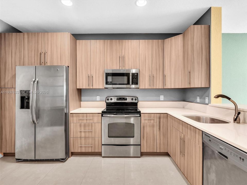 For Rent: $3,150 (2 beds, 2 baths, 1155 Square Feet)