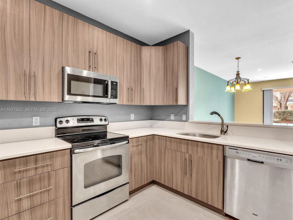 For Rent: $3,150 (2 beds, 2 baths, 1155 Square Feet)