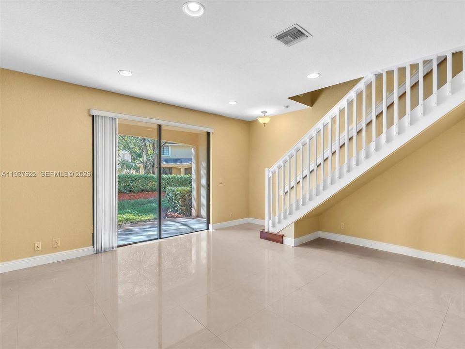 For Rent: $3,150 (2 beds, 2 baths, 1155 Square Feet)