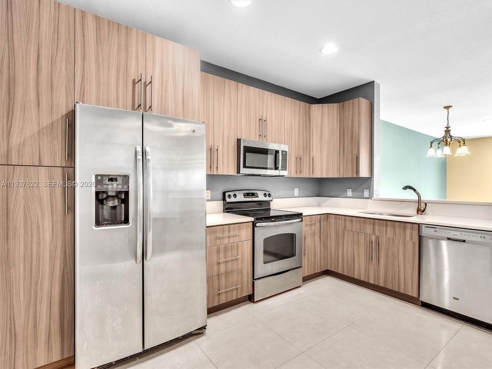 For Rent: $3,150 (2 beds, 2 baths, 1155 Square Feet)