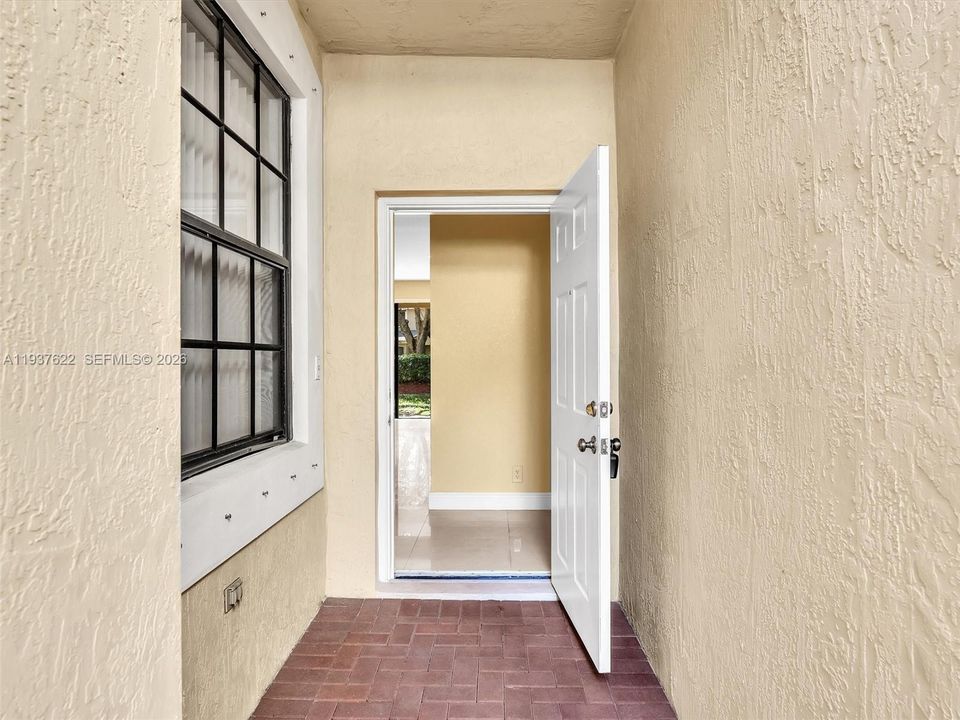 For Rent: $3,150 (2 beds, 2 baths, 1155 Square Feet)