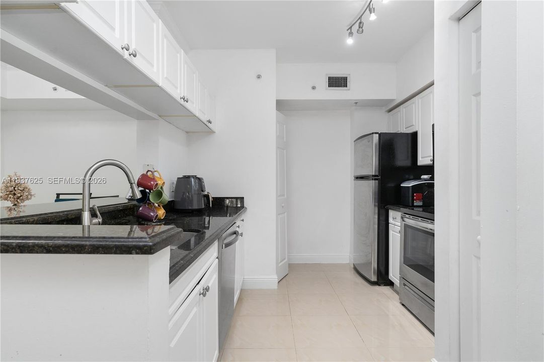 For Sale: $540,000 (3 beds, 2 baths, 1264 Square Feet)