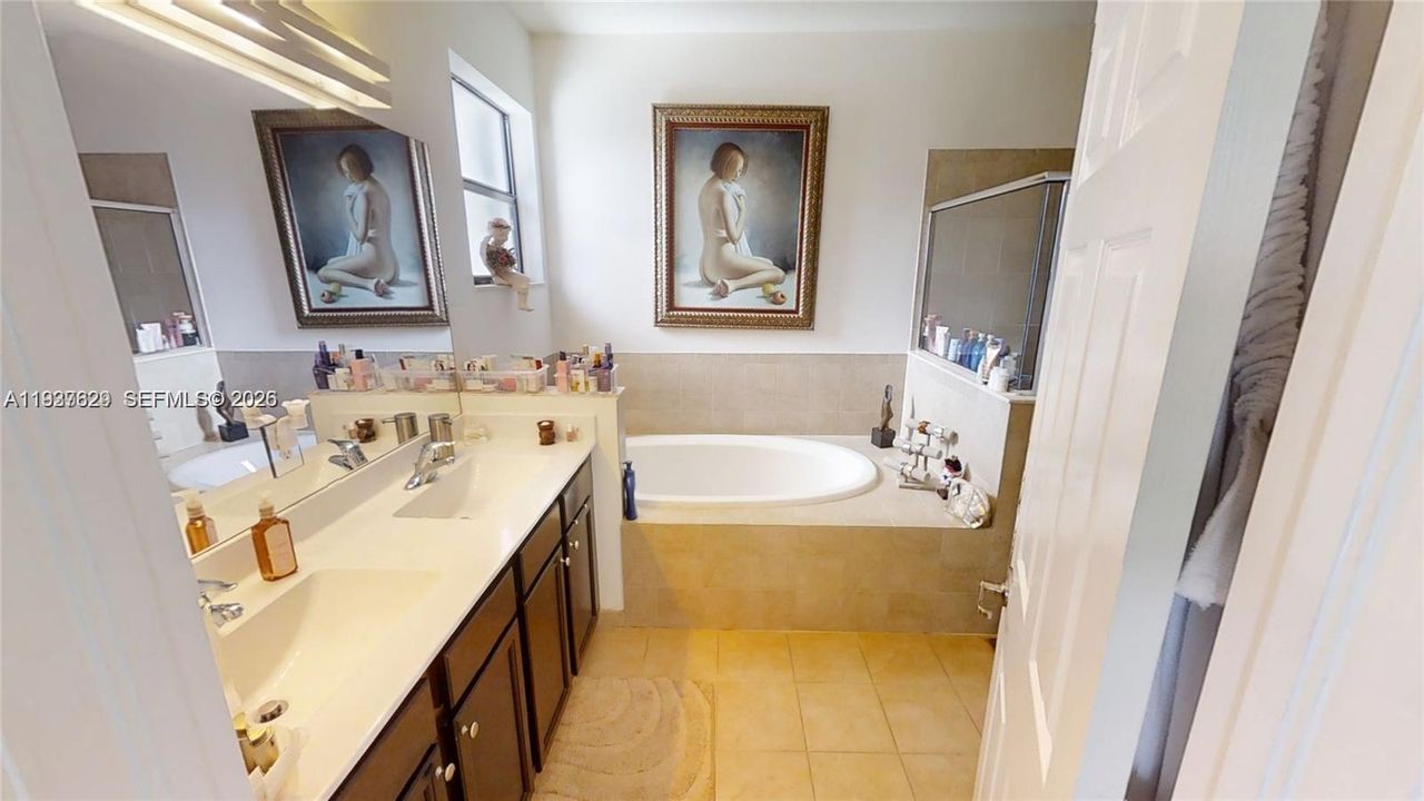 For Sale: $599,999 (3 beds, 2 baths, 1938 Square Feet)