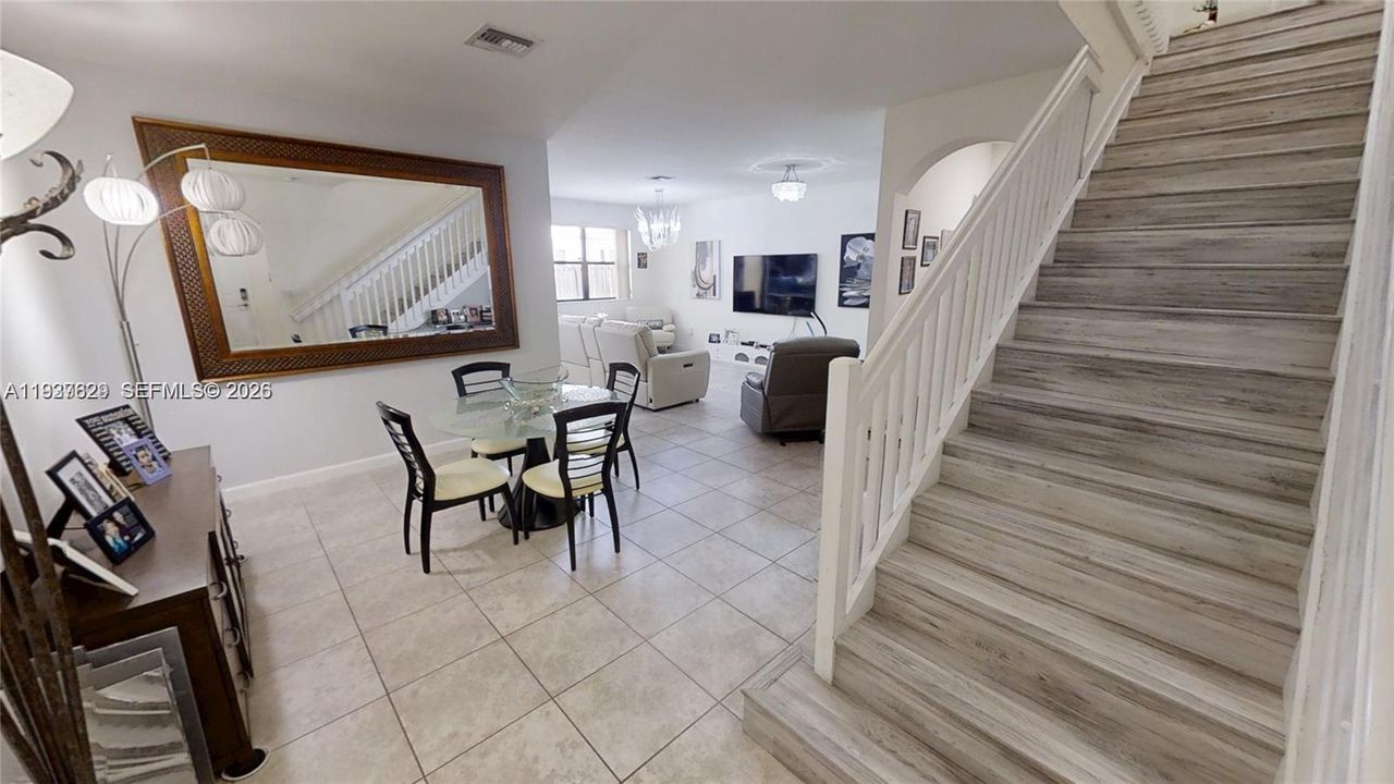 For Sale: $599,999 (3 beds, 2 baths, 1938 Square Feet)