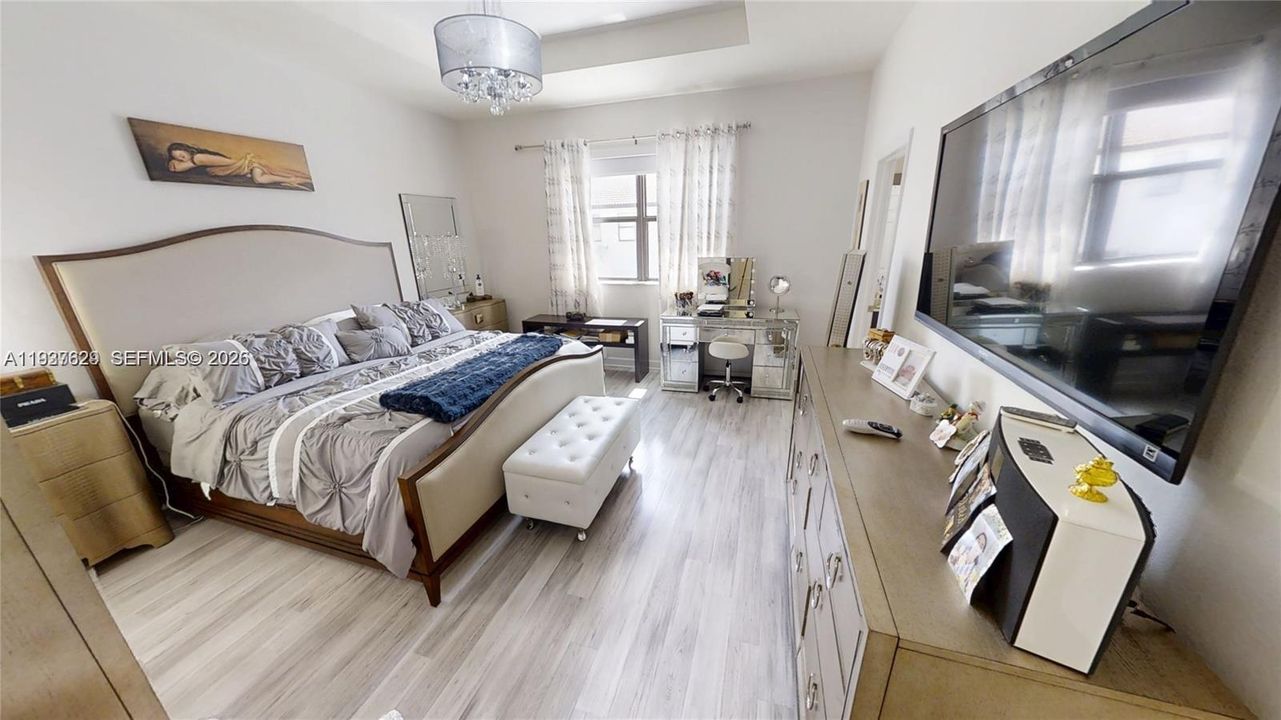 For Sale: $599,999 (3 beds, 2 baths, 1938 Square Feet)