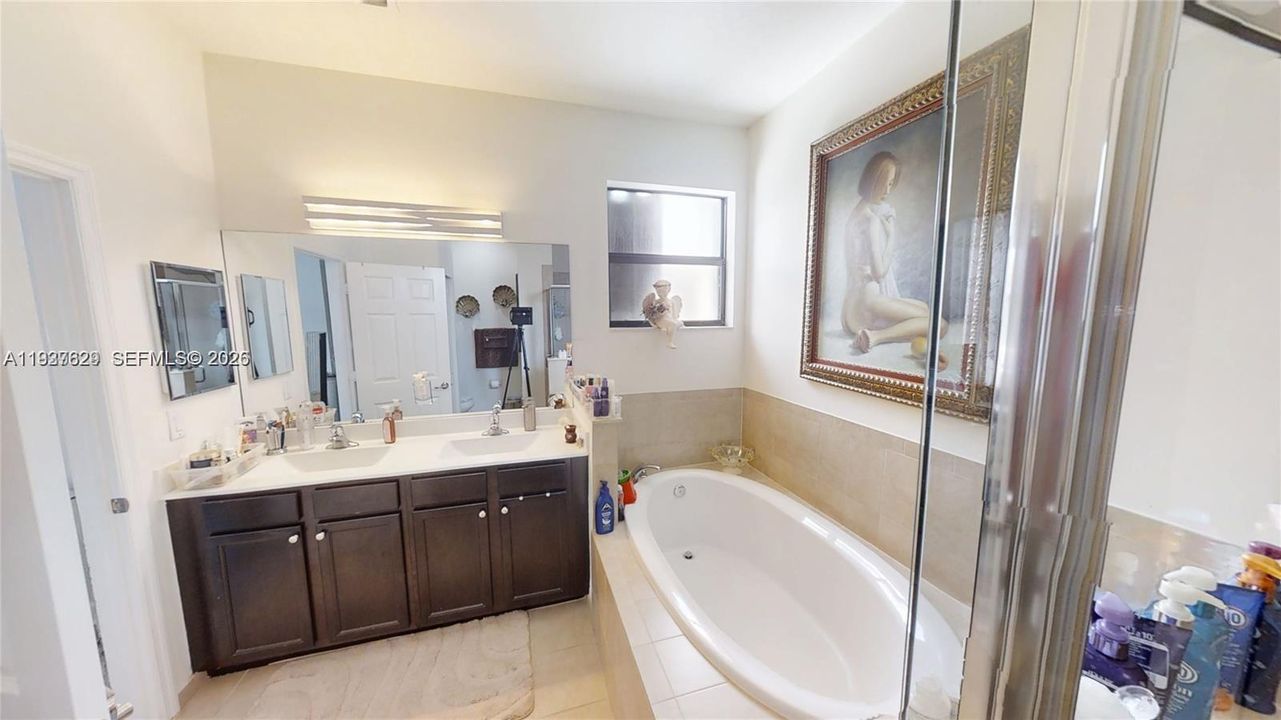 For Sale: $599,999 (3 beds, 2 baths, 1938 Square Feet)